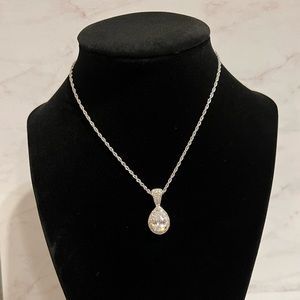 Necklace & Tear Drop Stud Earrings